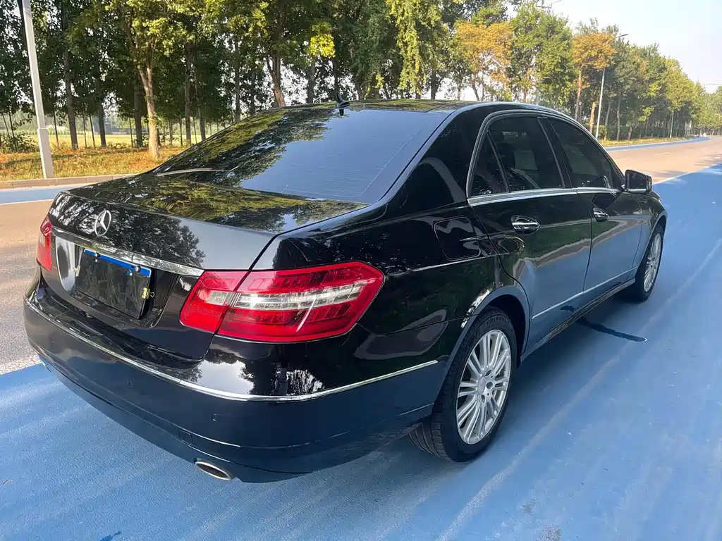 Mercedes-Benz E-Class (Import) — миниатюра 7