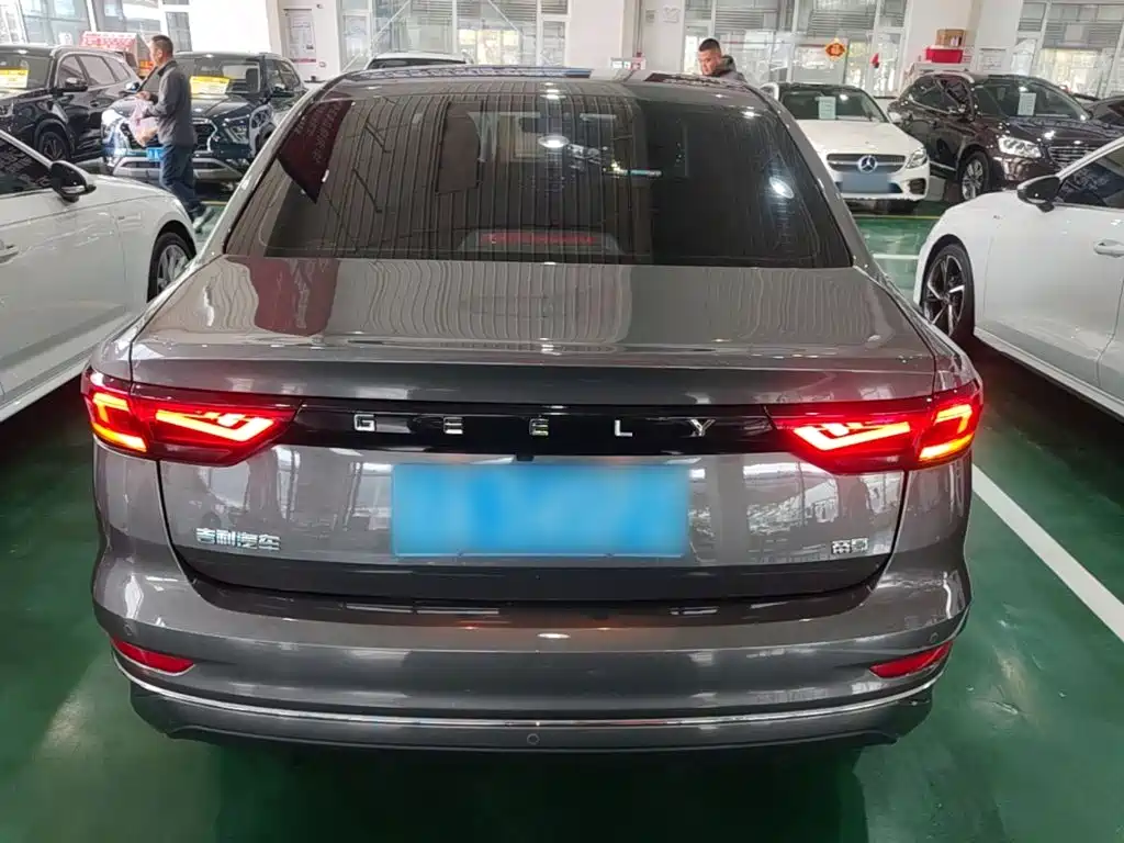 Geely Emgrand — миниатюра 6