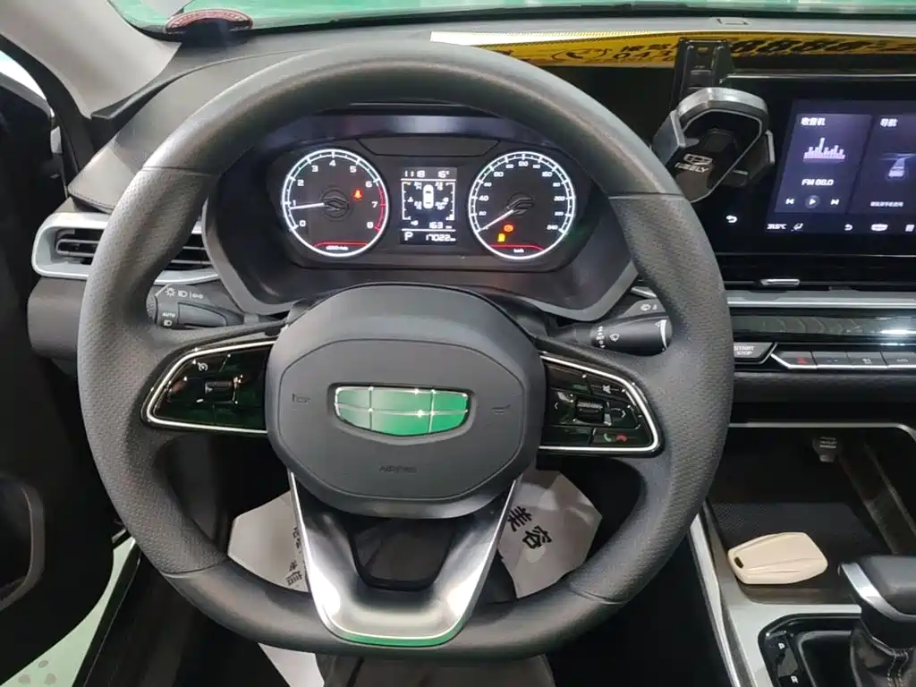 Geely Emgrand — миниатюра 11