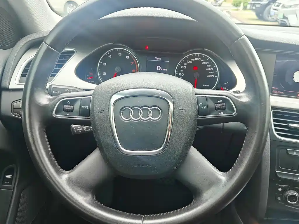 Audi A4L — миниатюра 21