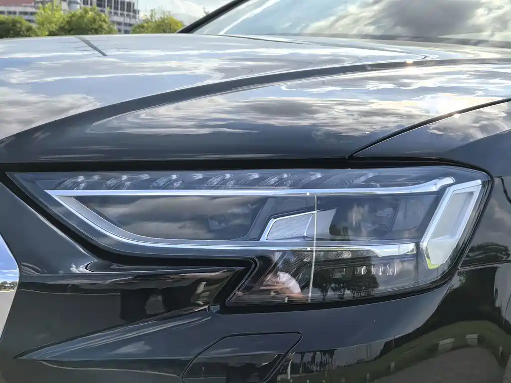 Audi A8 — миниатюра 5