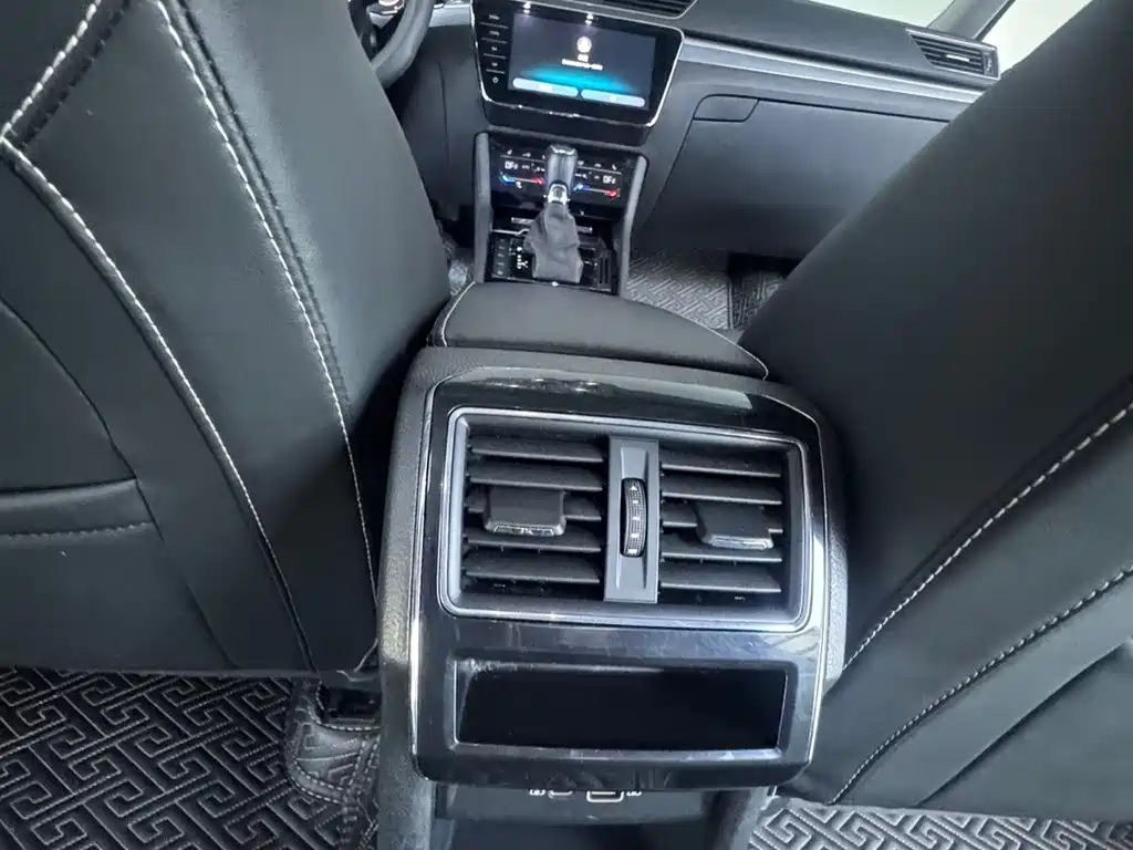 Skoda Superb — миниатюра 12