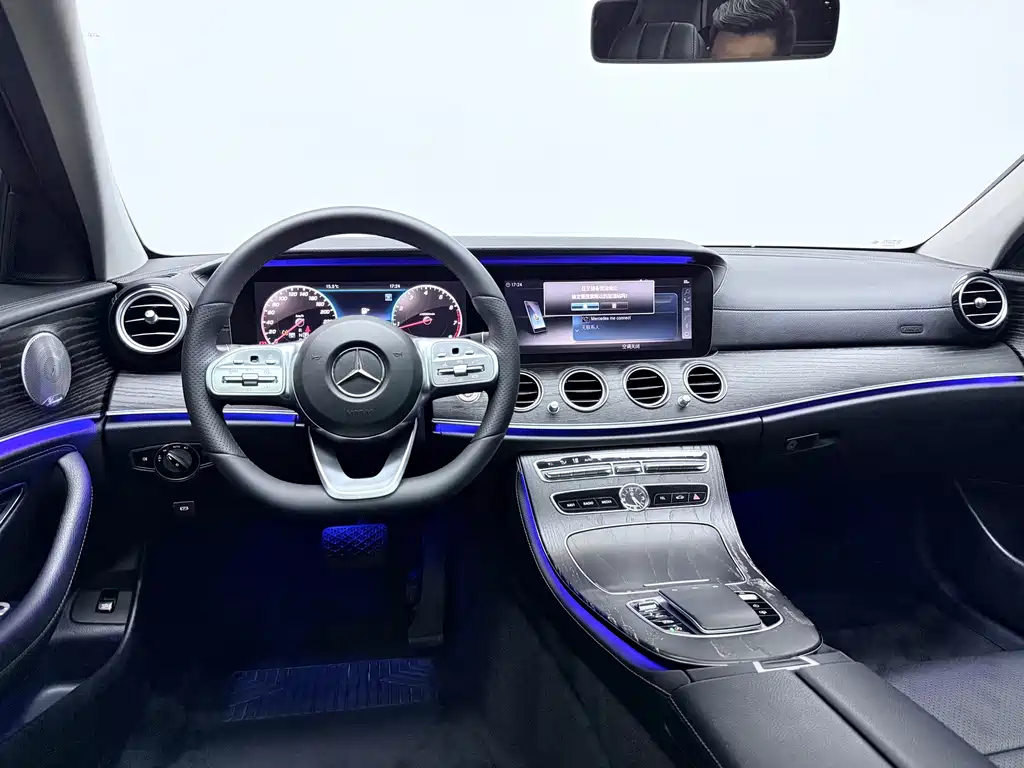 Mercedes-Benz E-Class — миниатюра 10