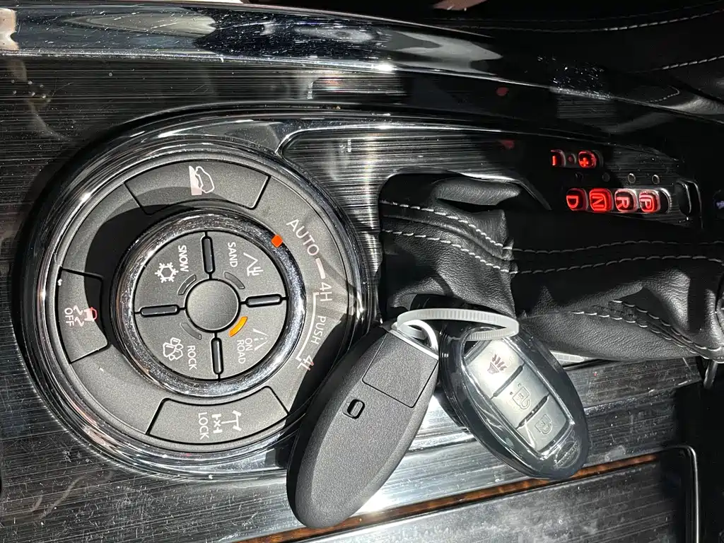Nissan Patrol — миниатюра 13