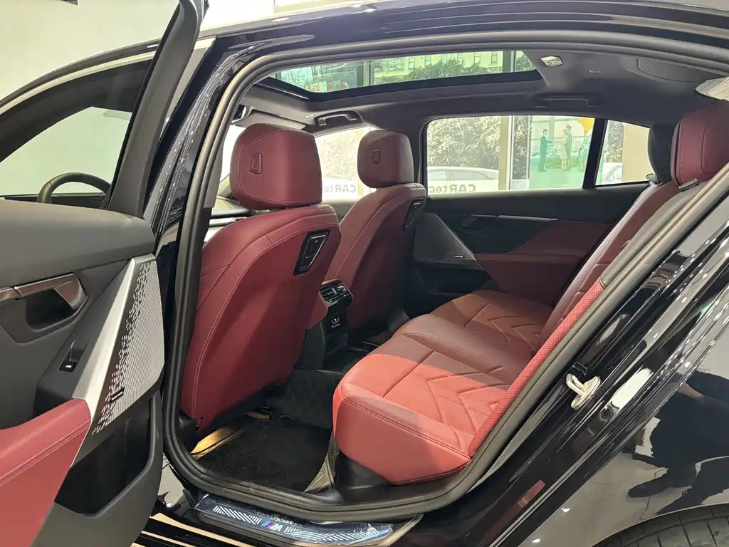 BMW 5 Series — миниатюра 16