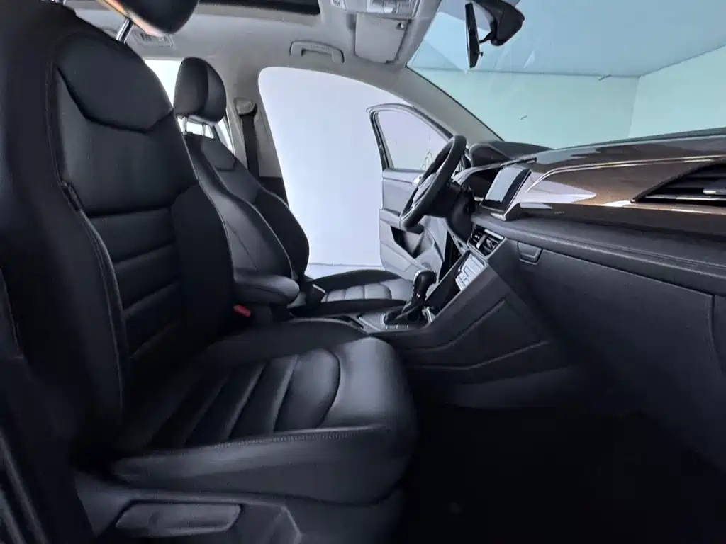 Volkswagen Tharu — миниатюра 10