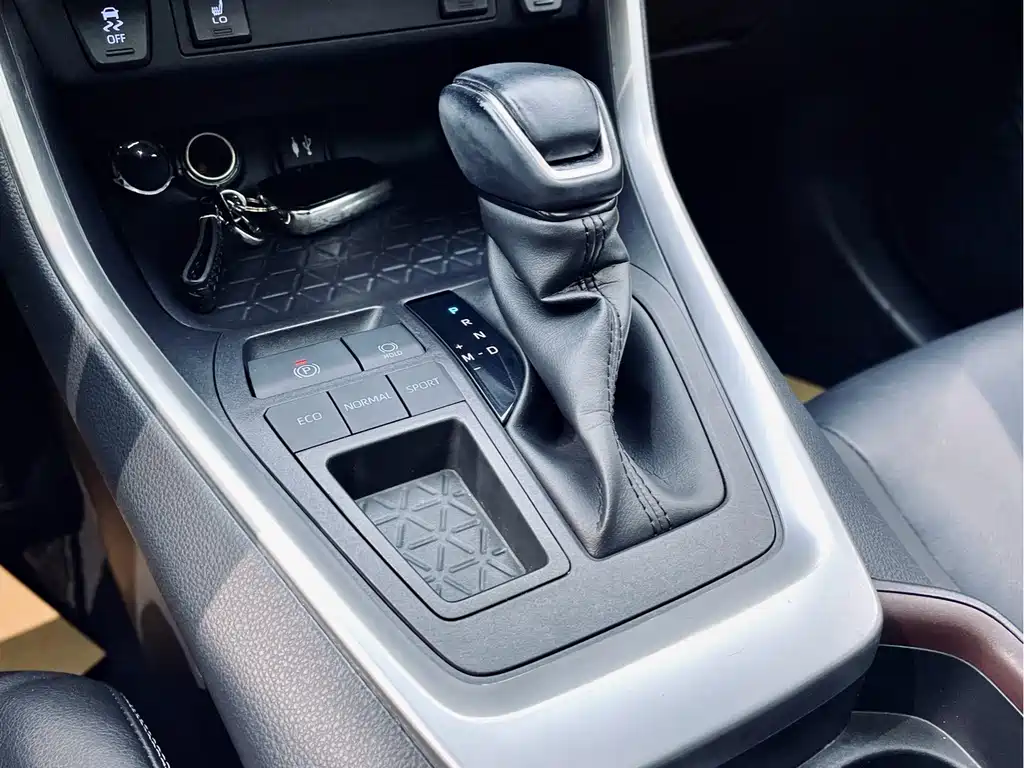 Toyota RAV4 — миниатюра 16