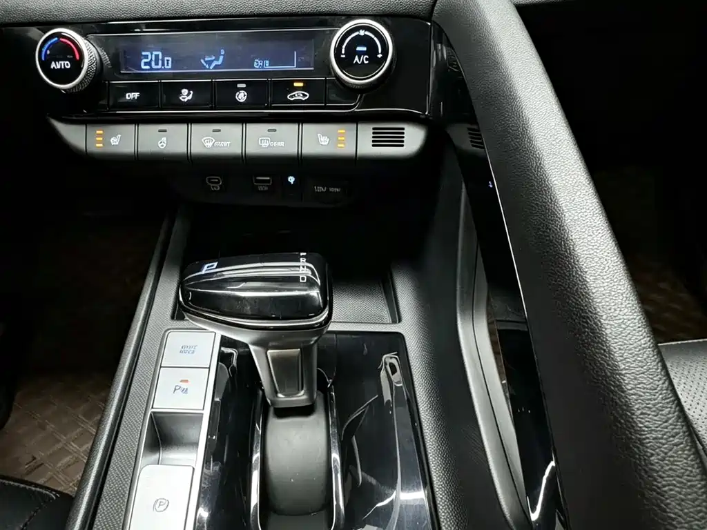 Hyundai Elantra — миниатюра 15