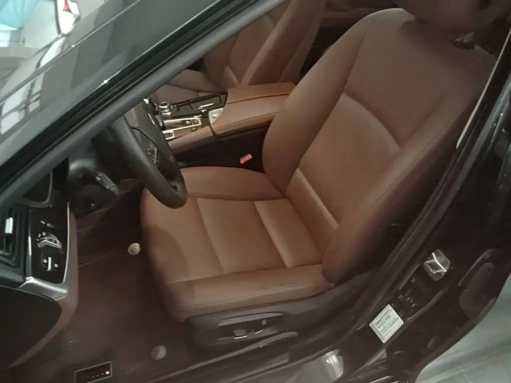 BMW 5 Series — миниатюра 15