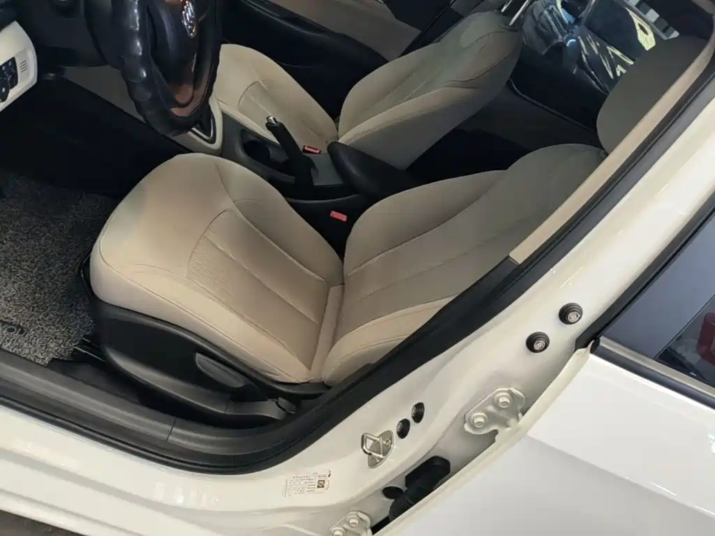 Buick Excelle — миниатюра 15