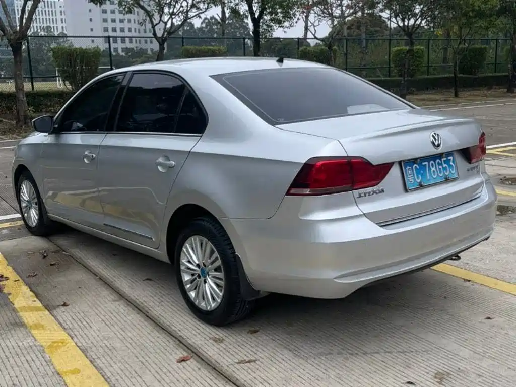 Volkswagen Santana — миниатюра 7