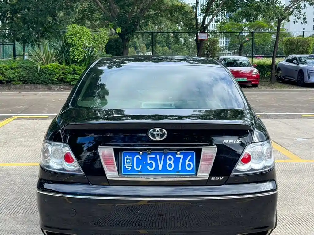 Toyota Reiz — миниатюра 12