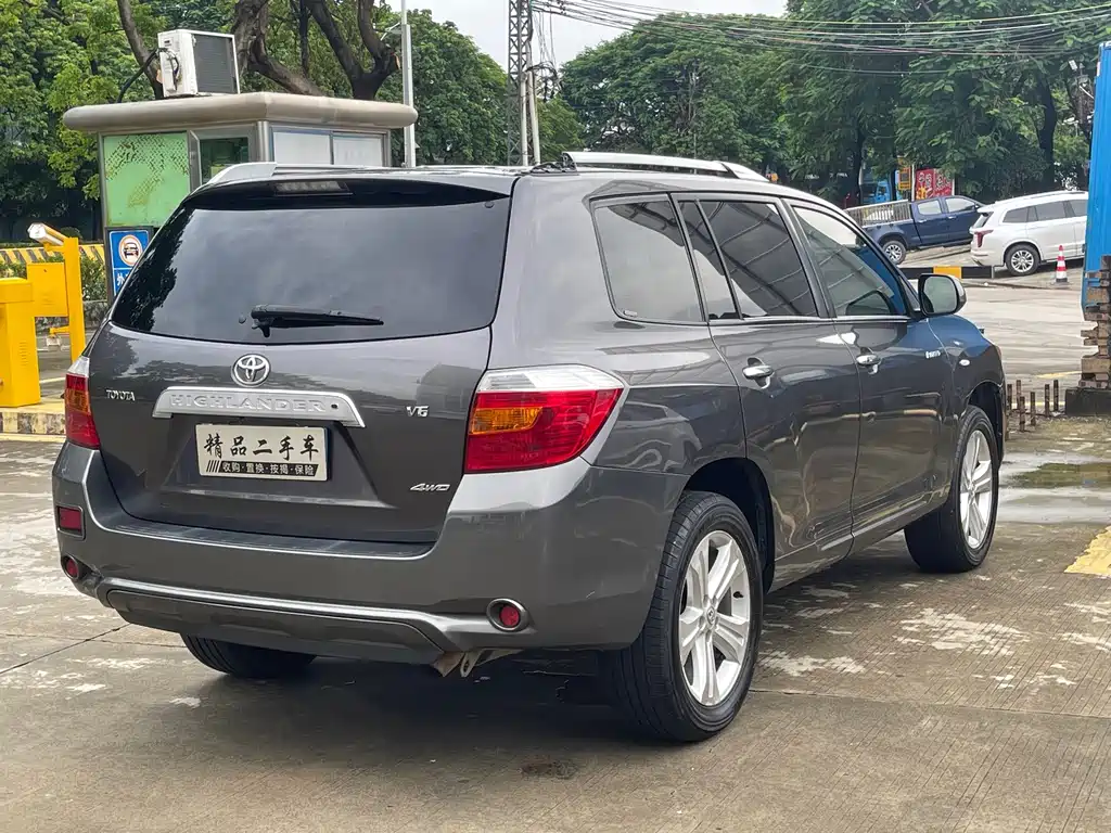 Toyota Highlander (Import) — миниатюра 8