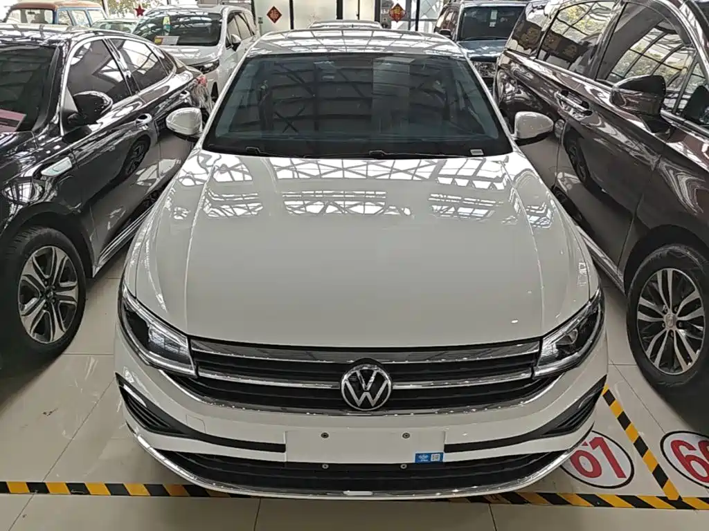 Volkswagen Bora 2025 200TSI DSG