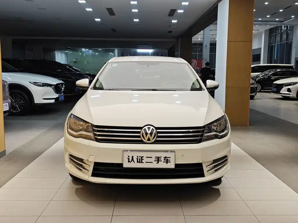 Volkswagen Bora 2013 1.6L MT Fashion