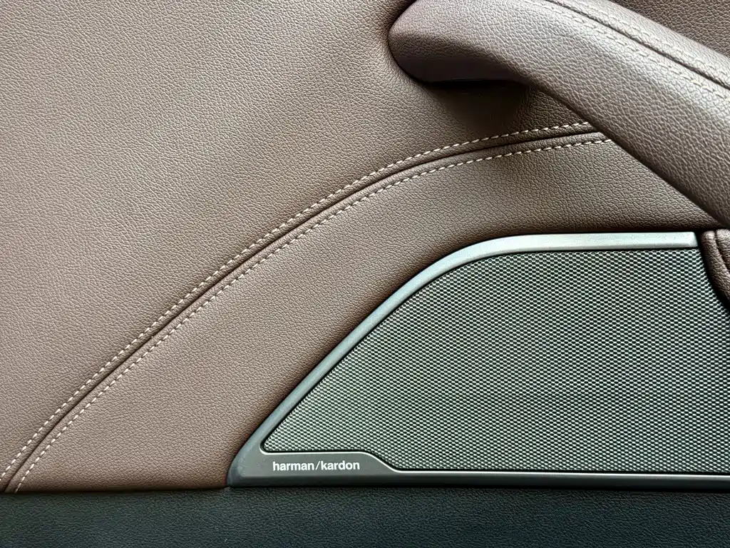 BMW 5 Series — миниатюра 12