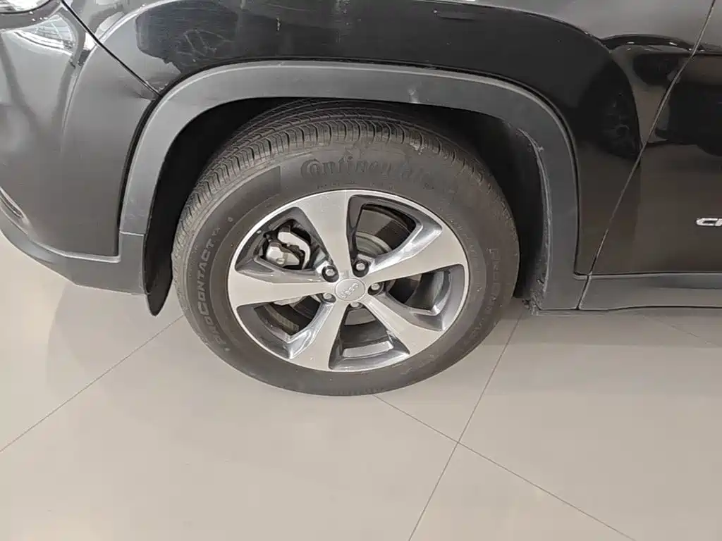 Jeep Cherokee — миниатюра 23