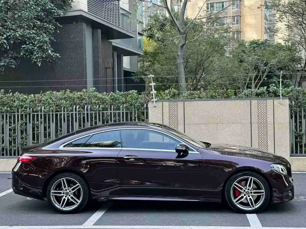 MERCEDES-BENZ E CLASS