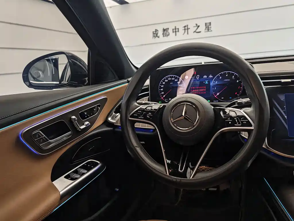 Mercedes-Benz E-Class E 2024 E 300 L Fashion
