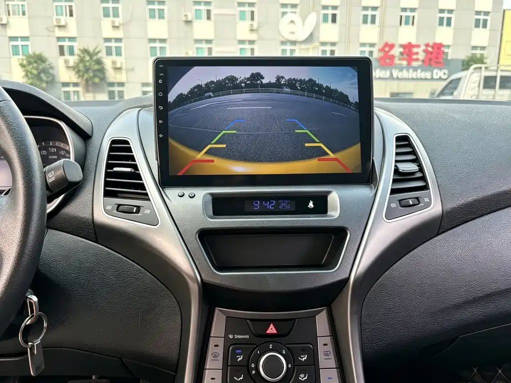 Hyundai Elantra Langdong — миниатюра 10