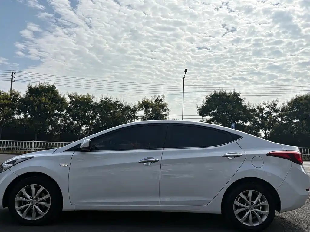 Hyundai Elantra Langdong — миниатюра 2