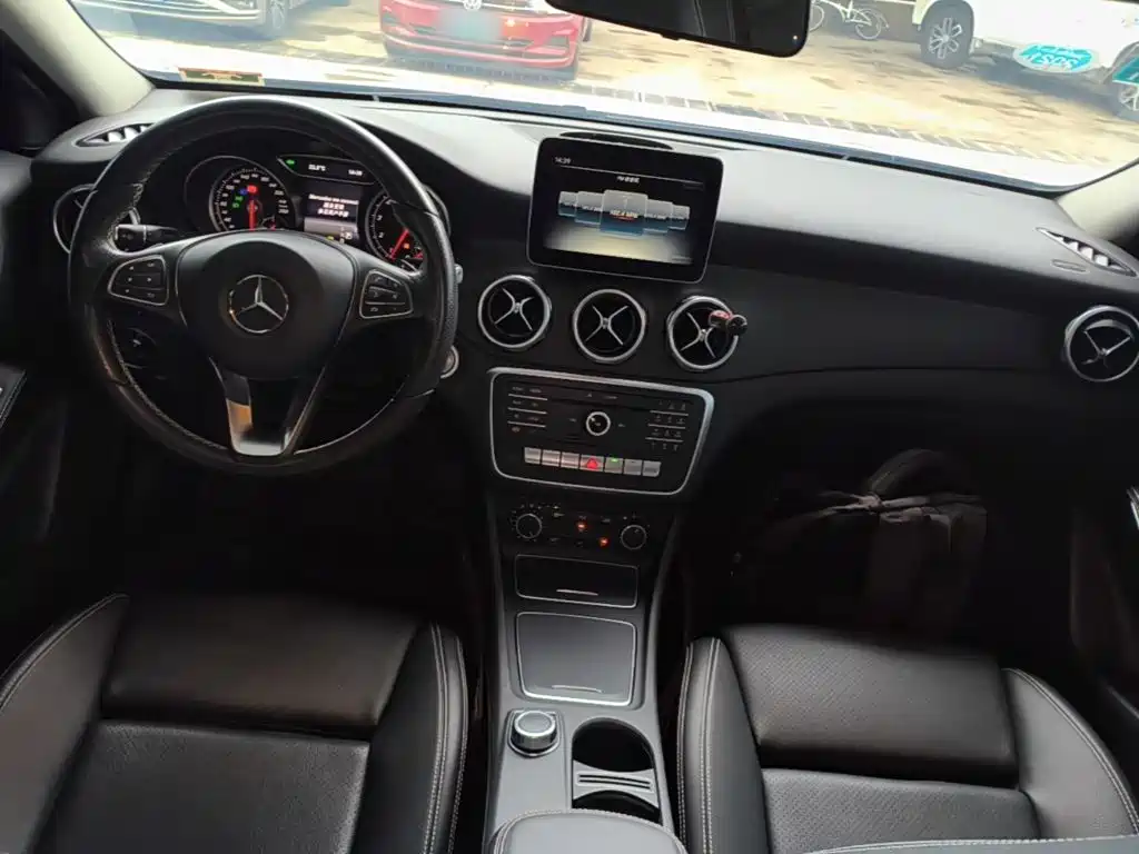 Mercedes-Benz GLA — миниатюра 10