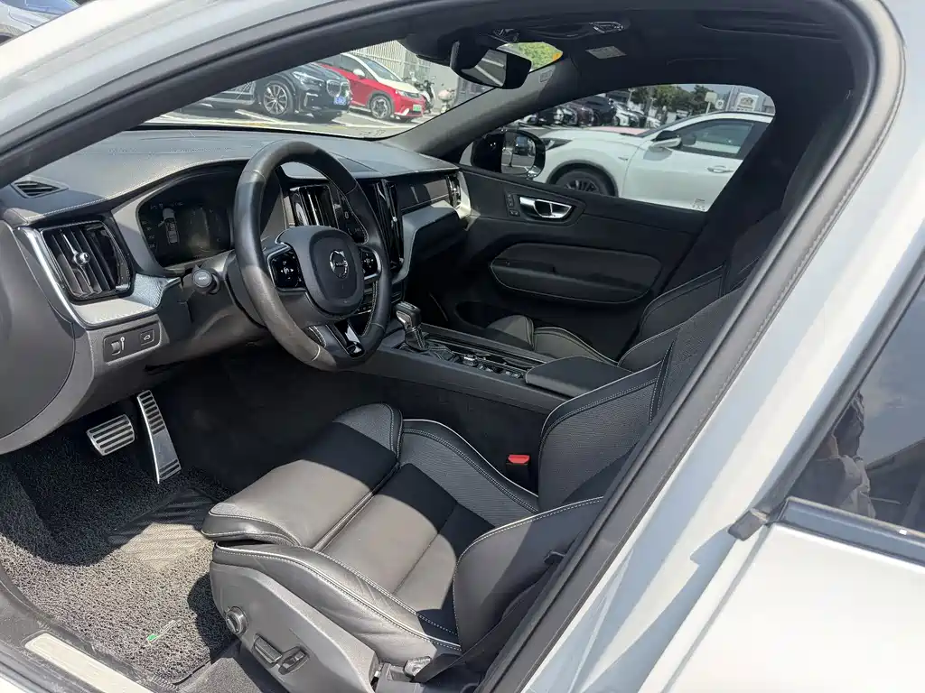 Volvo XC60 — миниатюра 5