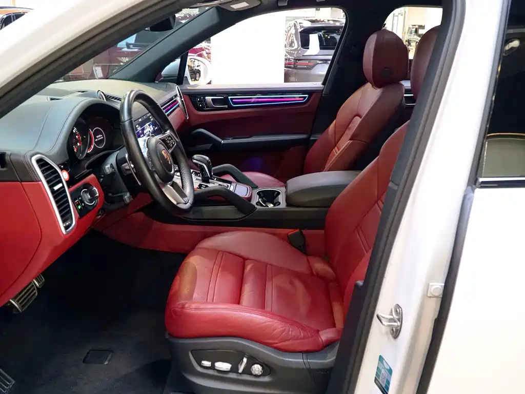 Porsche Cayenne — миниатюра 8