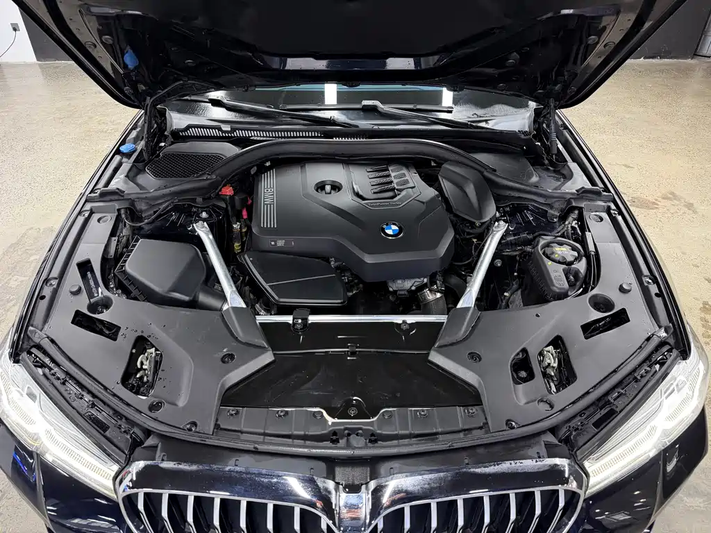 BMW 5 Series (Import) — миниатюра 23
