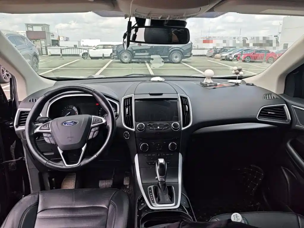Ford Edge — миниатюра 10