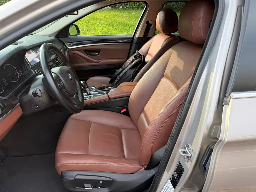 BMW 5 Series — миниатюра 8