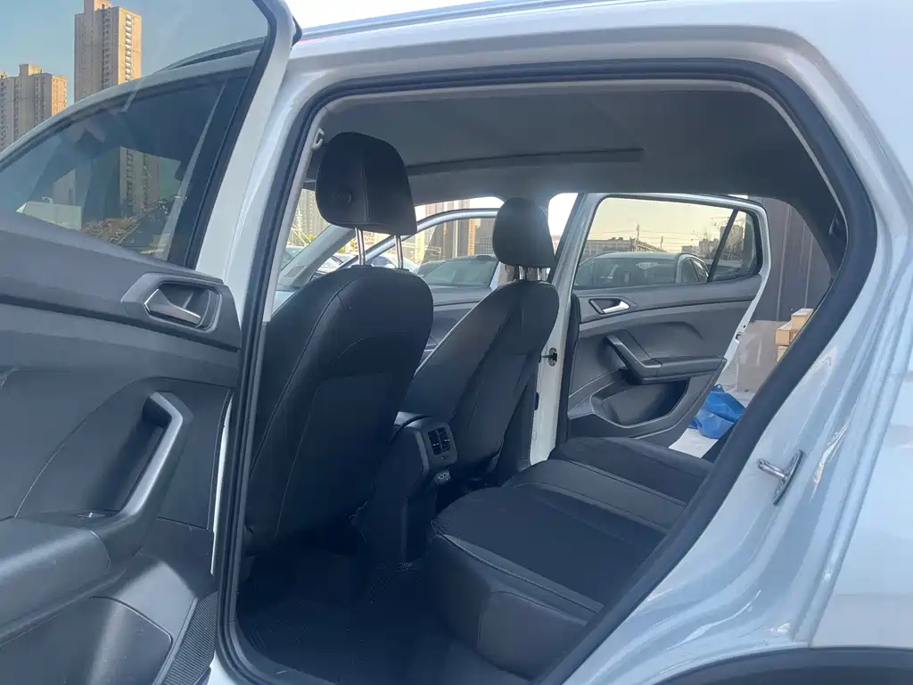 VOLKSWAGEN EXPLORING THE SHADOW