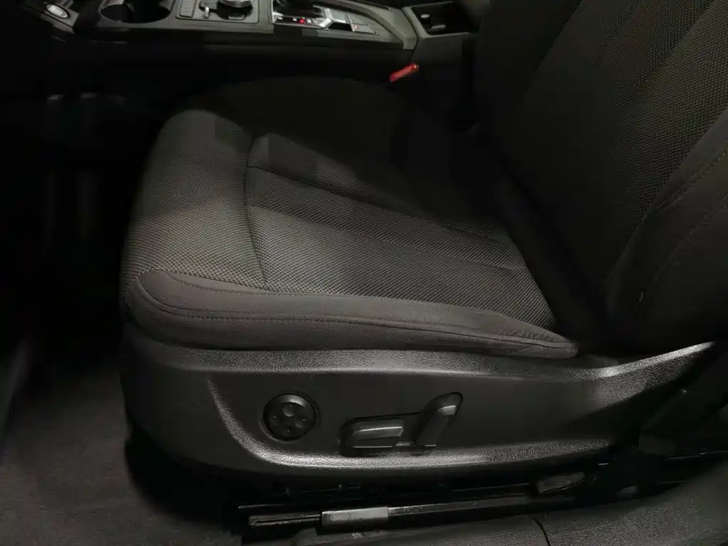 Audi A4L — миниатюра 20