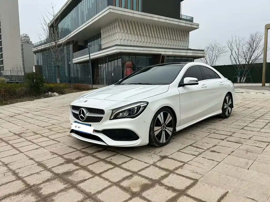MERCEDES-BENZ CLA