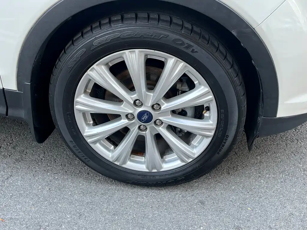 Ford Kuga — миниатюра 15