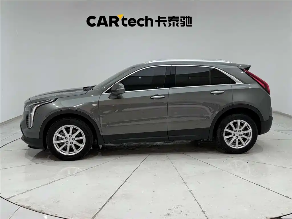 CADILLAC XT4