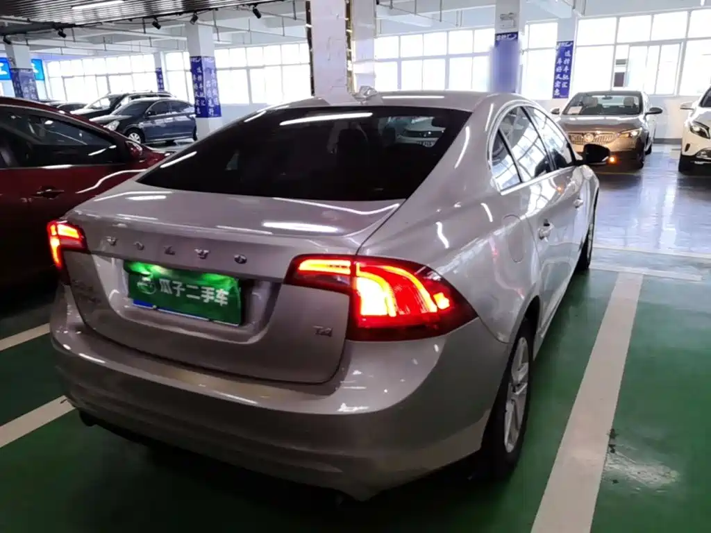 Volvo S60 — миниатюра 7