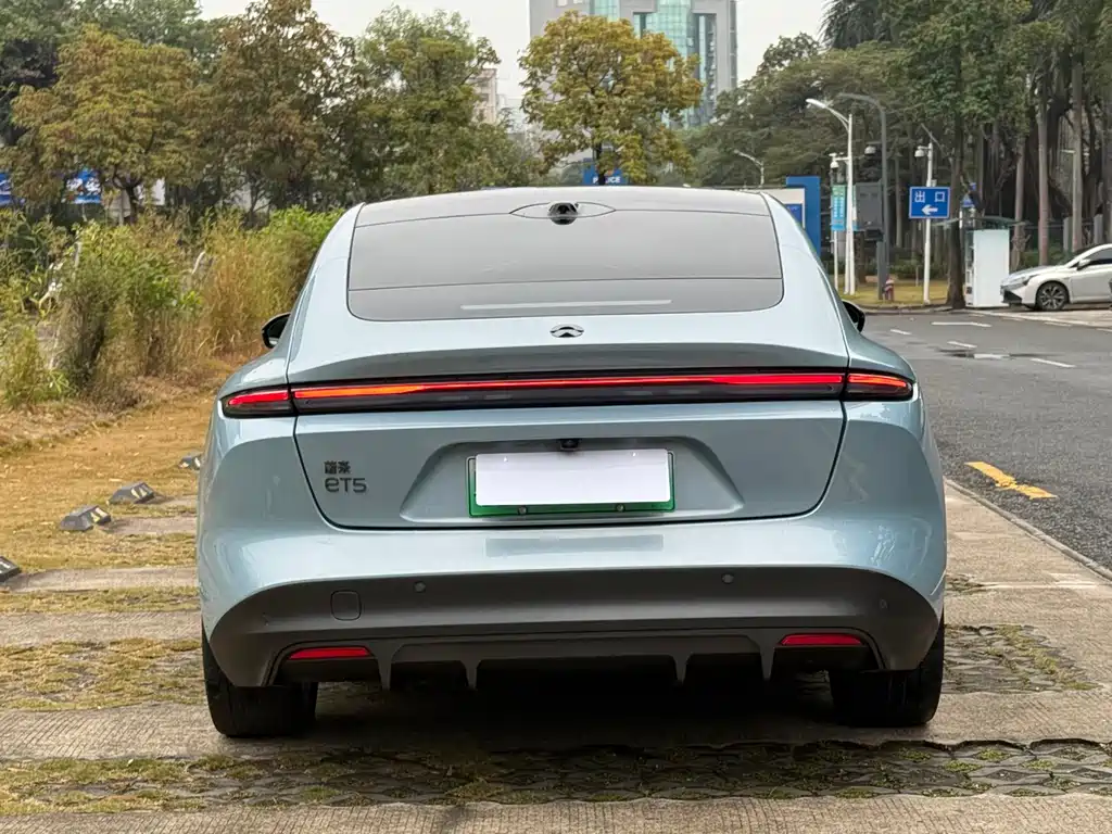 NIO NIO ET5