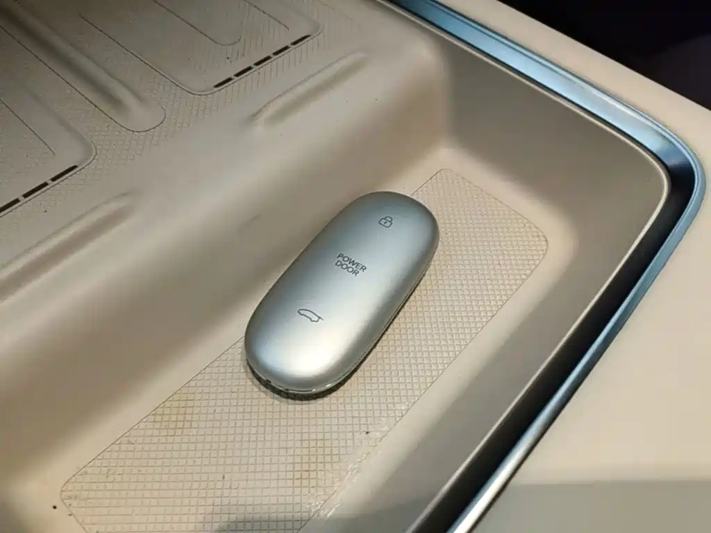 Li Auto Li MEGA — миниатюра 9