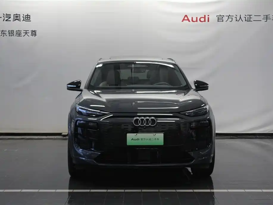 AUDI Q6L E TRON