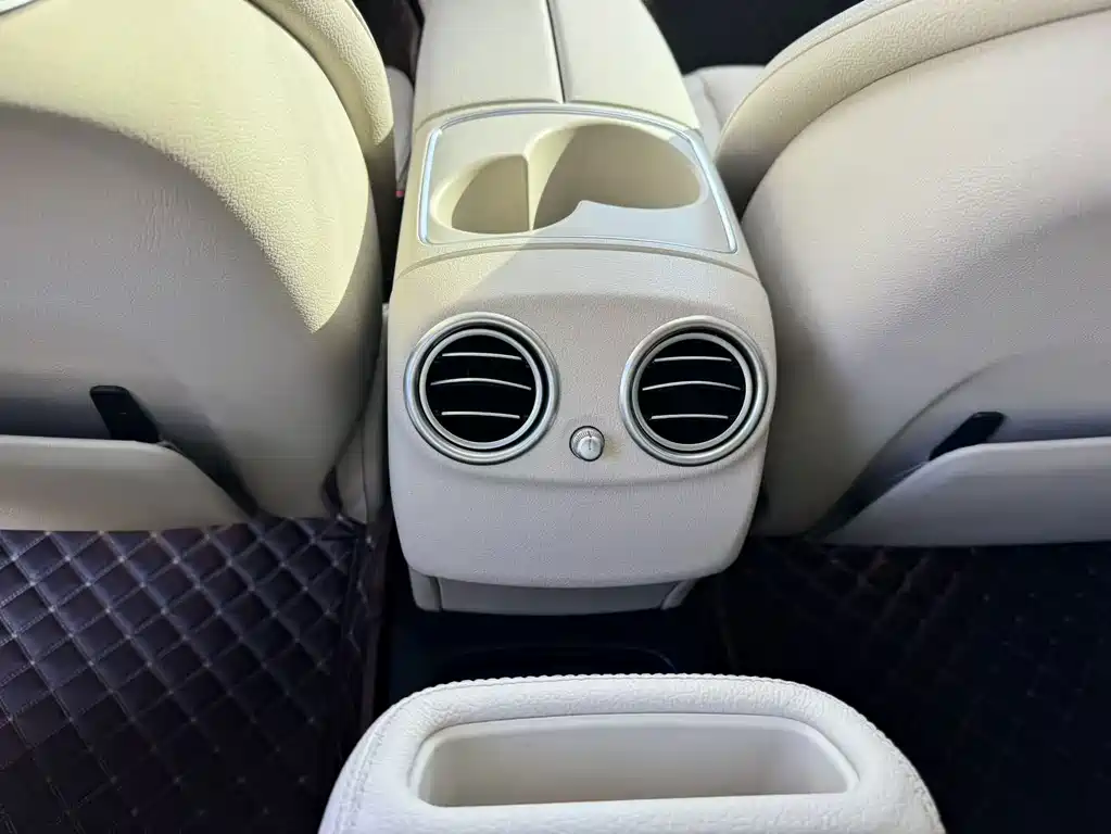 Mercedes-Benz E-Class — миниатюра 19