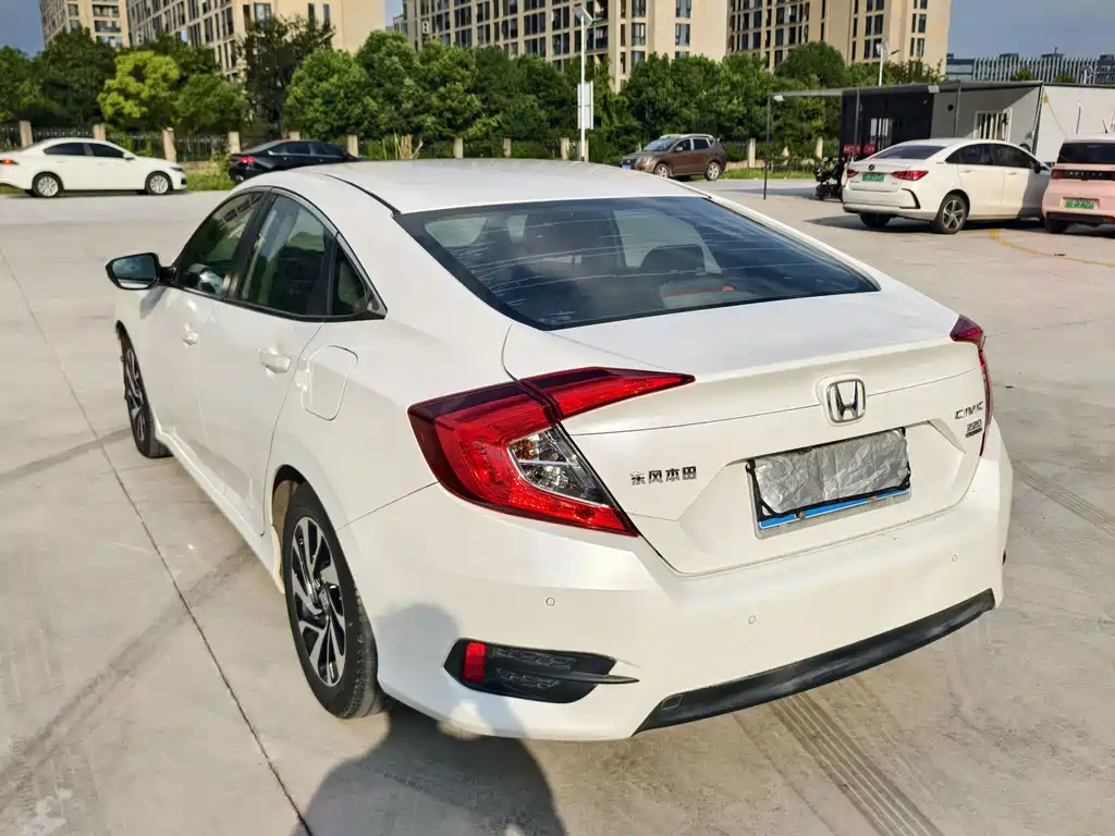 Honda Civic — миниатюра 6