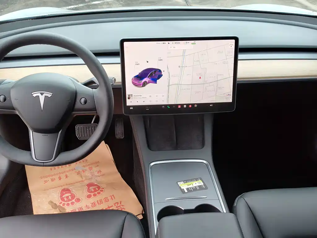 Tesla Model 3 — миниатюра 10