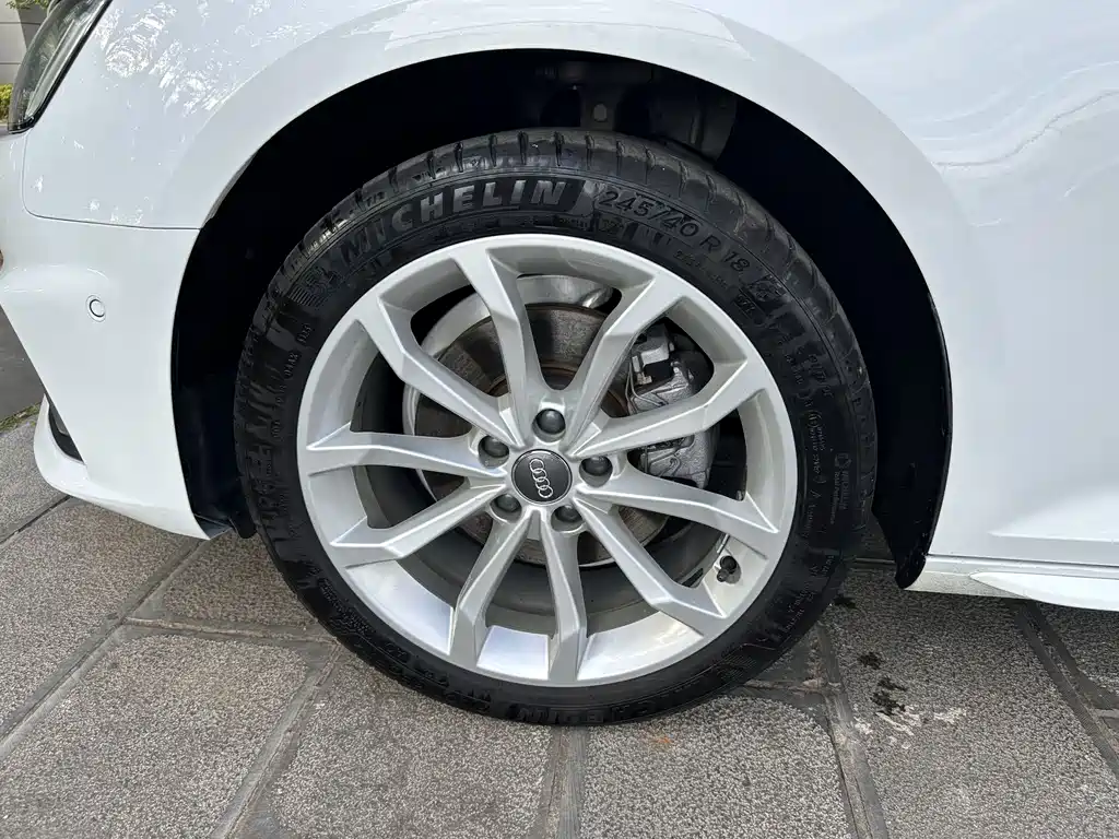 Audi A4L — миниатюра 27