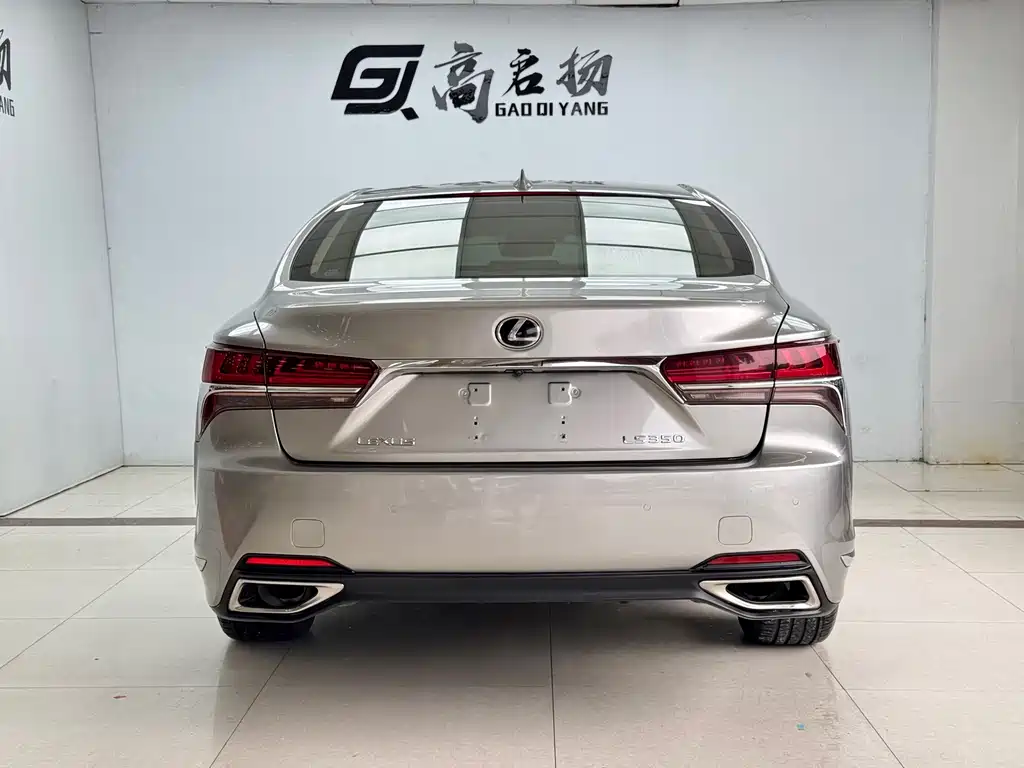 Lexus LS — миниатюра 25