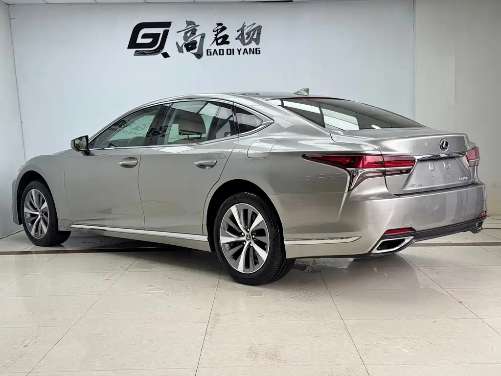 Lexus LS — миниатюра 26