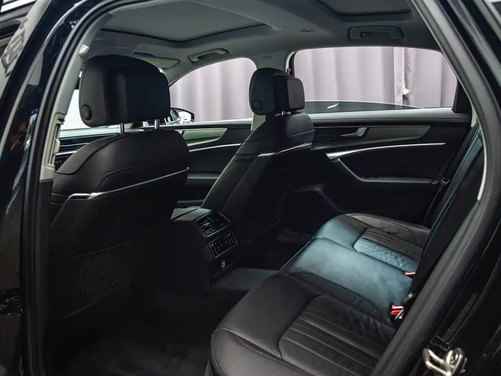 Audi A6L — миниатюра 12