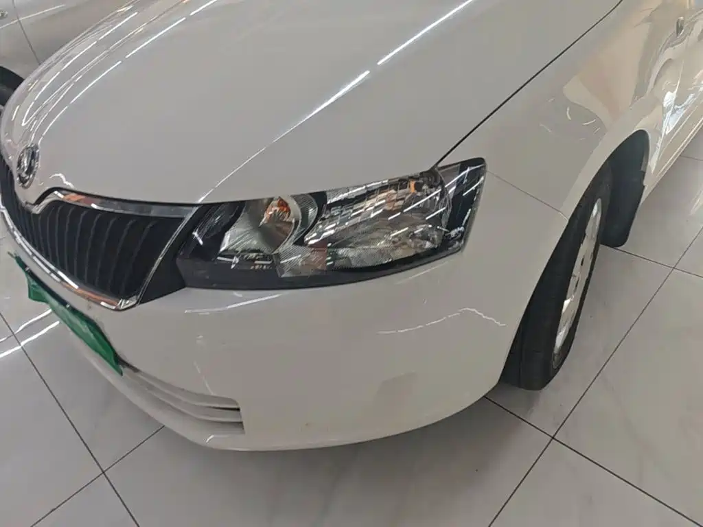 Skoda Rapid — миниатюра 24