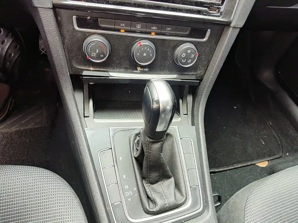 Volkswagen Golf — миниатюра 14