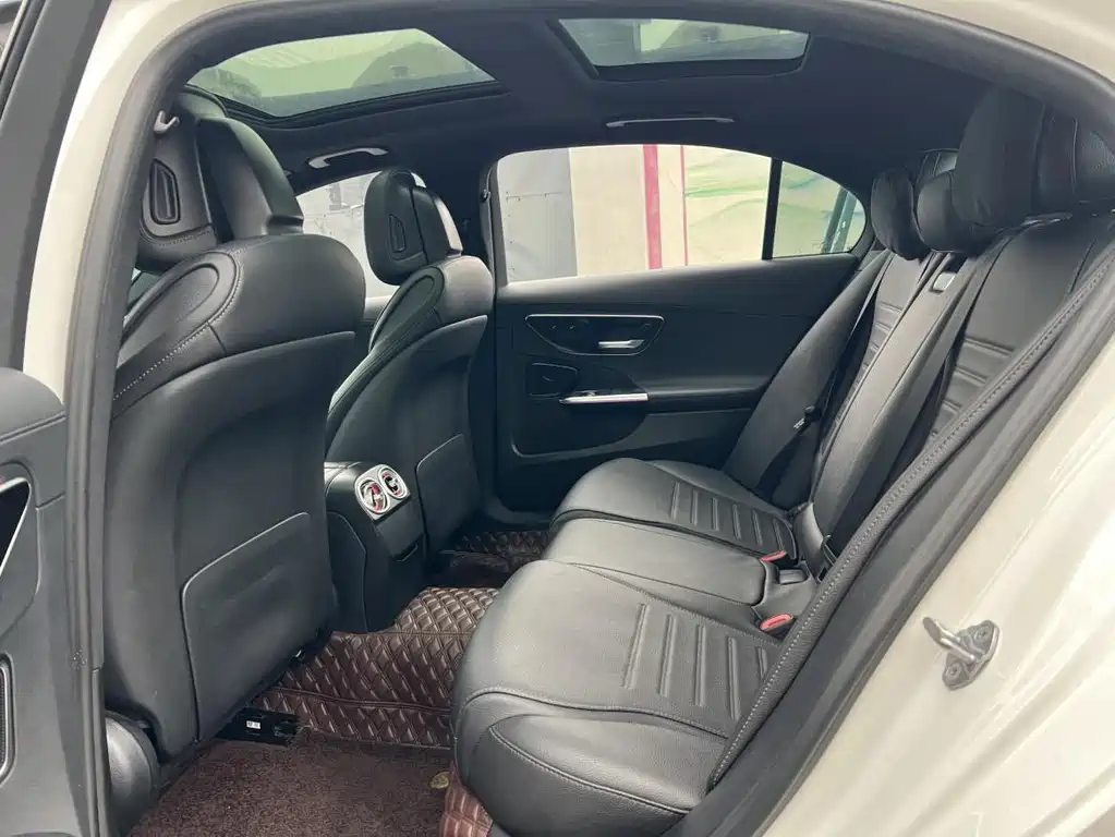 Mercedes-Benz C-Class — миниатюра 9